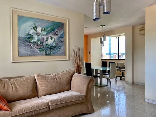 Imagen 3 de 12 de Niurka Paraguan Vende Acogedor Apartamento En Naguanagua Código 153165
