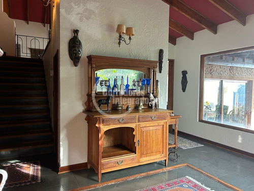 Casa En Venta De 3 Dorm. En Lo Barnechea Arrayán