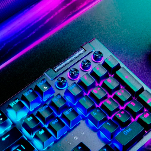 Teclado Gamer Razer Blackwidow V4 Pro Switch Amarillo Negro