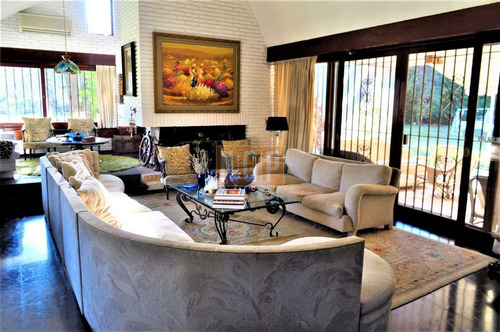 Imagen 6 de 30 de Hermosa Residencia En La Mejor Zona De Punta Del Este A Muy Pocas Cuadras Del Mar