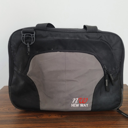 Bolso Estuche Para Laptop Grande Con Bolsillos Acochado 