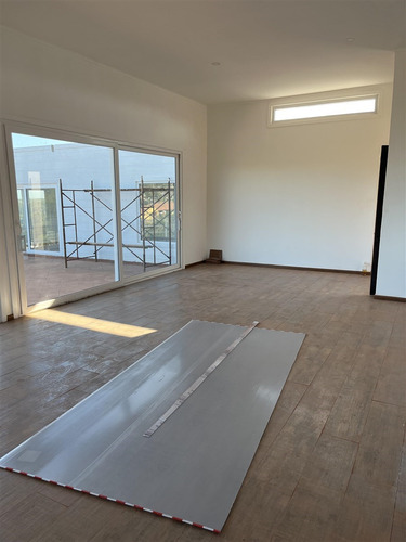 Casa En Arriendo De 4 Dorm. En Mantagua