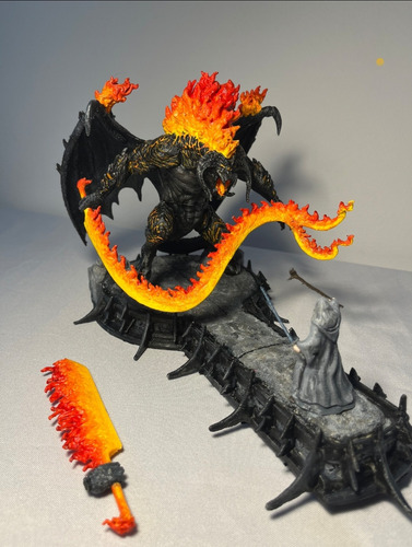 Estatuilla Pelea De Gandalf Vs Balrog En Minas De Moria Lotr