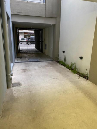 Venta- A Estrenar- Monoambiente Divisible De 43 M2- Piscina- Laundry -macrocentro-medicina