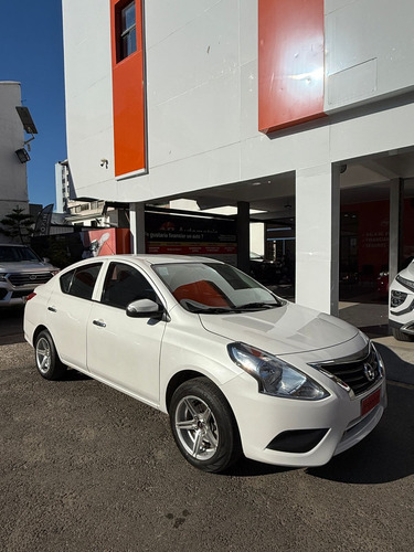 Nissan Versa Sense Mt
