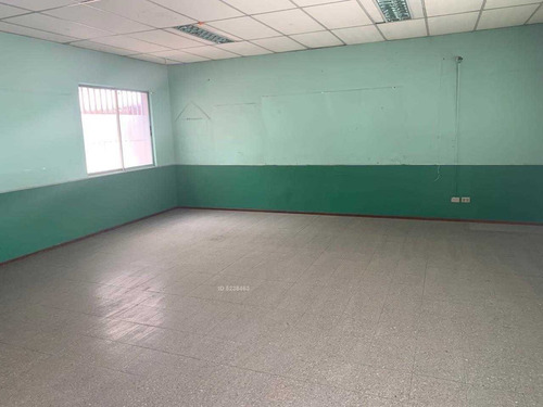 Imagen 11 de 28 de Edificio Comercial