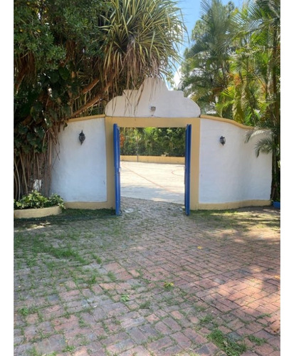 Alquilo Terreno 15.000m2 La Guairita 6011