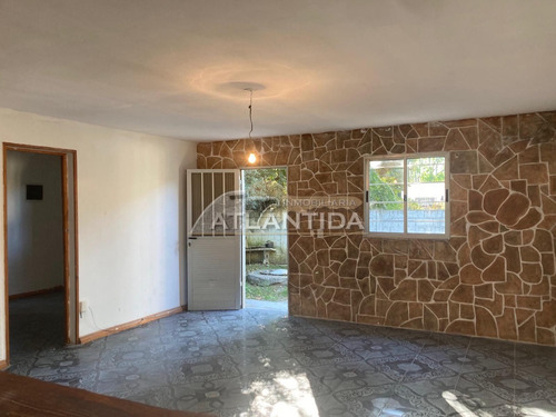 Venta De Tres Propiedades, Al Frente, Medio Y Fondo, Ubicada En Las Toscas Sur. Inm Atlántida.