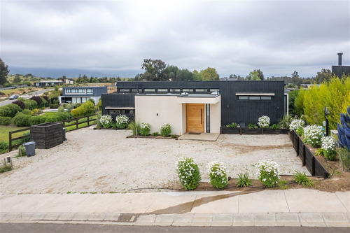 Moderna Y Nueva Casa En Condominio Polo De Maitencillo