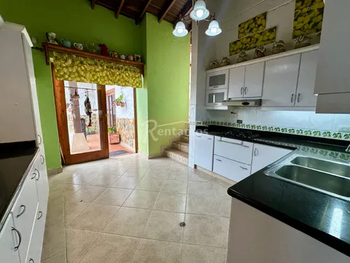 Casa En Arriendo En Loma Del Escobero. Cod A776176