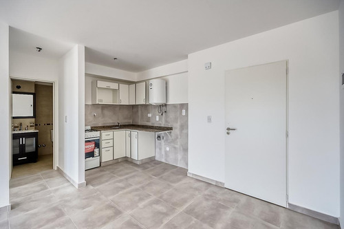 Imagen 3 de 30 de Venta Departamento 1 Amb - Moron Sur (8°a - Cfte)