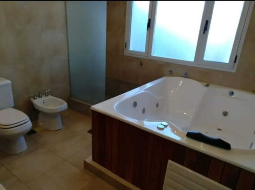Casa 5 Ambientes. Altos De Hudson Ii. Lote 460 M2