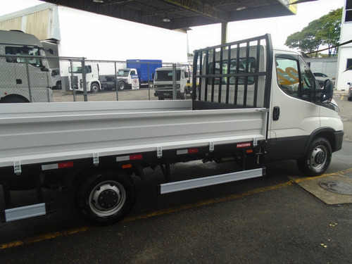 Imagem 6 de 16 de Iveco Daily 35-150