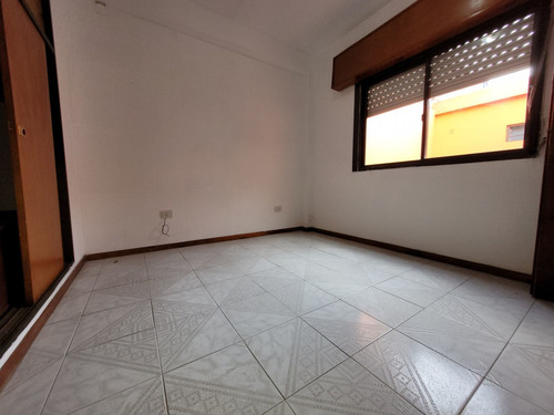 Imagen 7 de 11 de Avellaneda. Ph Con Patio Sin Expensas. Venta