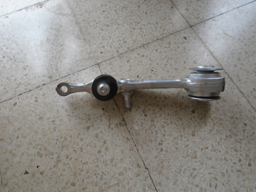 Vendo Brazo Delantero Derecho Mercedes Benz E320, Año 2001