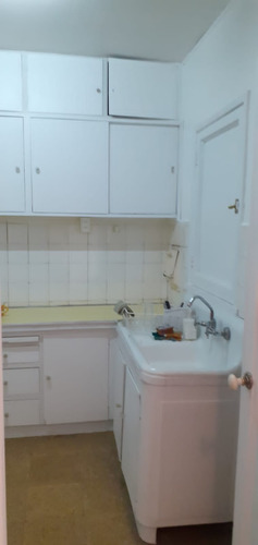 Vendo Antiguo Dpto. 142 Metros, Frente A Cerro Santa Lucia