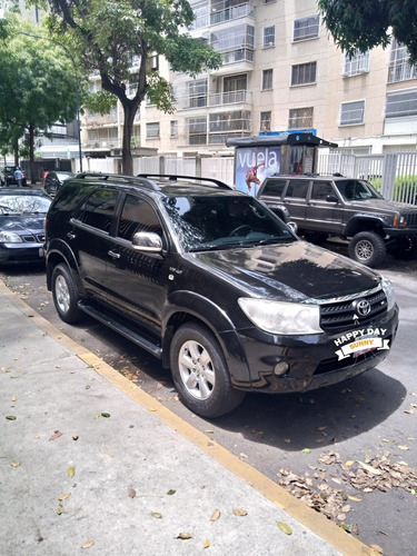 Bella Camioneta Toyota Fortuner 2011 Unico Dueño