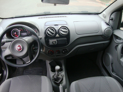 Imagem 7 de 10 de Fiat Palio Attractive 1.4 - 2014 - Completo - Veja