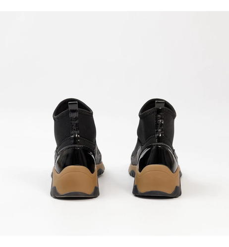 Zapatilla Atypical Monaco Negro Con Caramelo