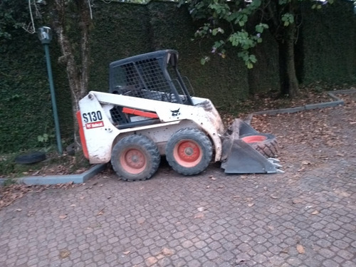 Mini Carregadeira Com 6200 Horas, Trabalhando Normalmente.