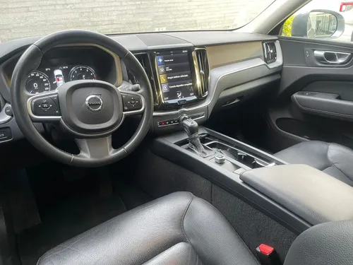 Volvo XC60 2.0 T5 Momentum At