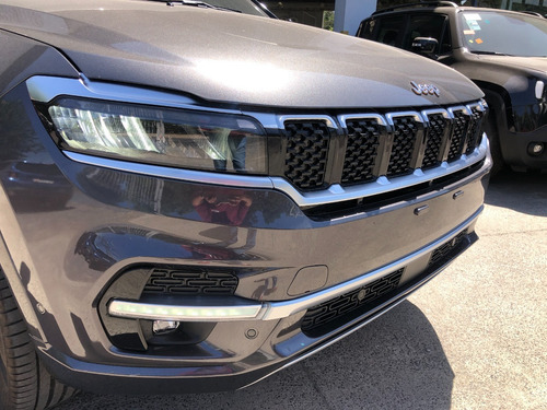 Imagen 4 de 13 de Jeep Commander Overland
