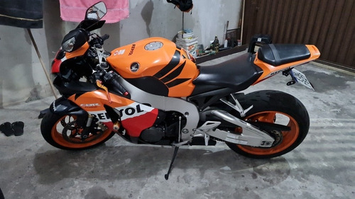 Imagem 2 de 9 de Honda Cbr 1000rr Repsol