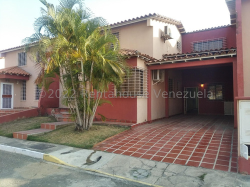 Casas En Venta Avenida Intercomunal Caña Dulce Cuenta Con 225 Metros Cuadrados Cabudare Lara Daniela Linarez