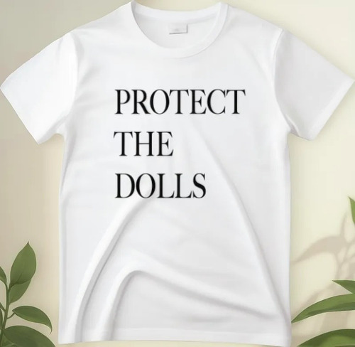 Remera Protect The Dolls
