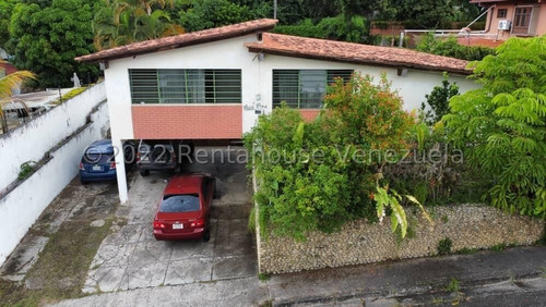 Casa En Venta Con Mucho Potencial Para Remodelar Prados Del Este Caracas 23-4347