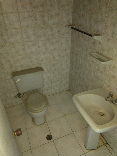 Edificio Local Comercial En Venta En Caraballeda, La Guaira 1200m2 4niveles 15pe (cbe)