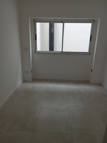 Imagen 8 de 15 de Venta Departamento 3 Ambientes En Parque Patricios, Capital