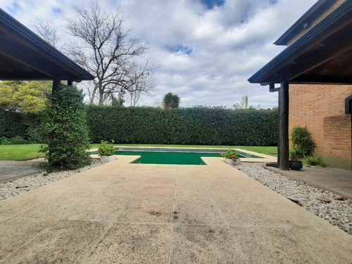 Venta Casa 4 Ambientes La Concepción Con Pileta