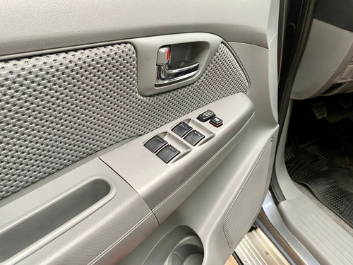 Imagen 16 de 19 de Toyota Hilux (l05) 3.0 C/d 4x4 Tdi Srv 163cv