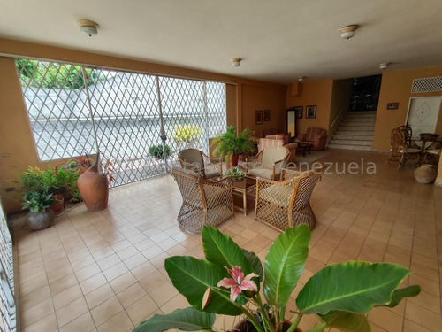 Imponente Casa En Zona Privilegiada Urb Santa Elena, Conjunto Privado Del Este Barquisimeto \\ Mehilyn Perez Tu Asesor De Confianza //