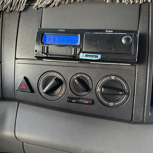 Vw 30-330 Ano 2023 Leito Teto Alto 8x2 Refrigerado Financia