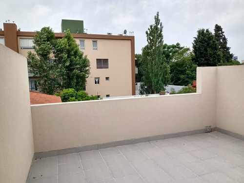 Triplex De 5 Ambientes A Estrenar Ubicado En El Barrio De Florida Oeste