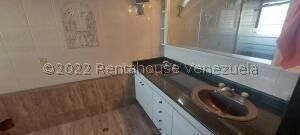 Imagen 12 de 16 de Casa En Venta En Santa Sofia 22-28635 Ymanol E. 0414 3227631