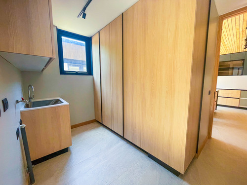 Increible Casa Minimalista-colegio Newland