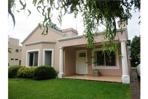 Casa En Venta Larena Country Club 4 Ambientes