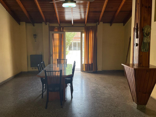 Imagen 3 de 17 de Venta Chalet Sobre 465 M2 - Moreno Norte