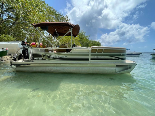 Imagen 5 de 13 de Catamaran Americano