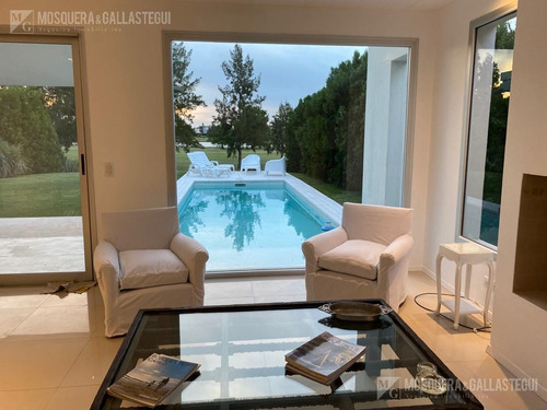Imagen 26 de 29 de Lindísima Casa Al Golf En San Isidro Labrador