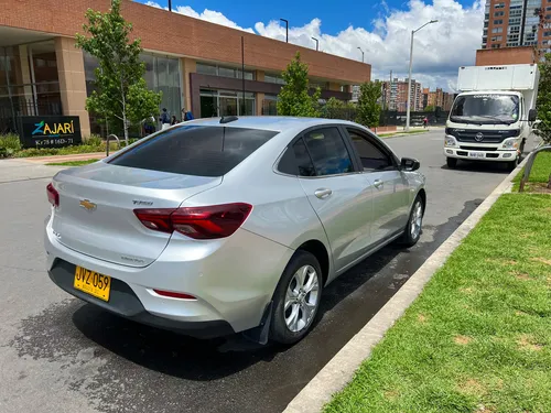 Chevrolet Onix 1.0T Premier Sedan At