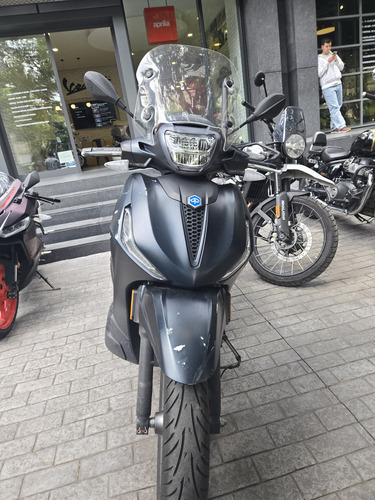 Piaggio Beverly 400 Demo 2024