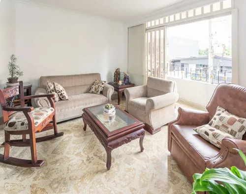 Apartamento En Venta En Laureles. Cod V13185