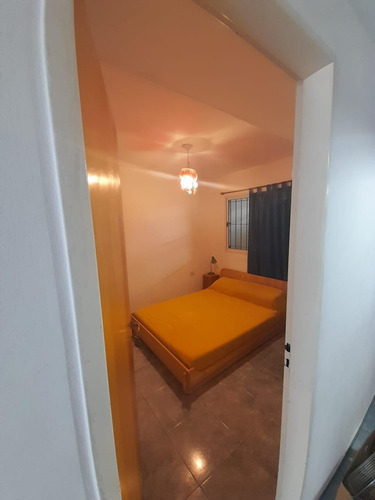 Casa Con Departamento, Galpon Y Cocheras, 6 Ambientes En Venta