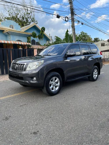 Toyota Land Cruicer Prado Txl 2012
