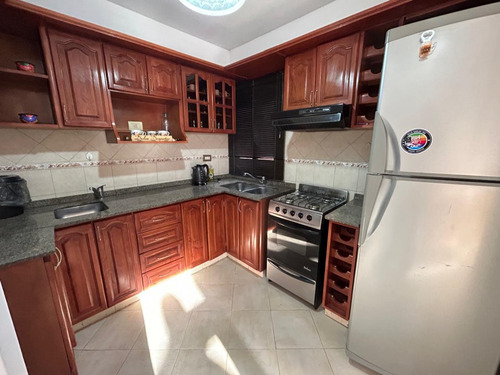 Departamento De Un Dormitorio, Cochera, Centro