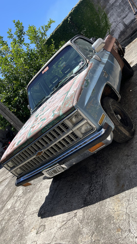 Chevrolet Silverado 81 Americana Motor 250